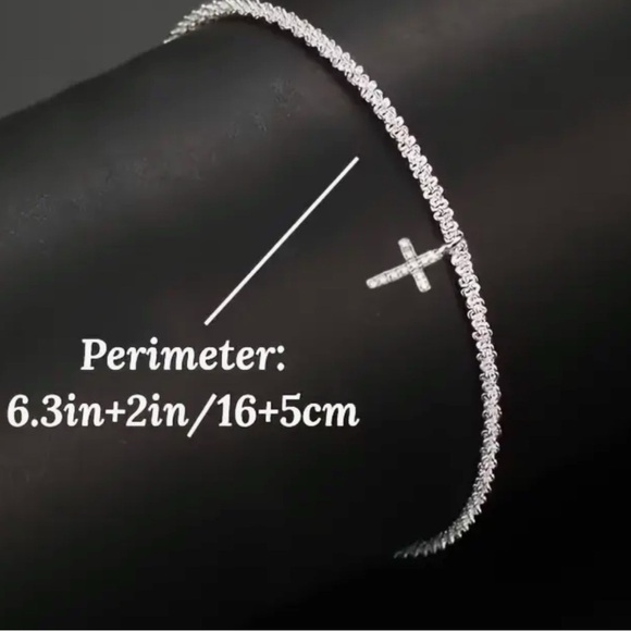 Sterling Silver Women's Bracelet with Shiny Cross Pendant NWT - Picture 3 of 4